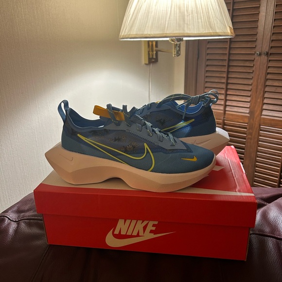 Nike Vista Lite 90’s - Picture 3 of 5